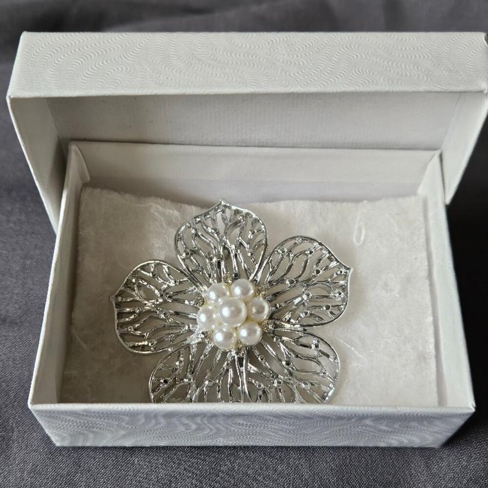 Vintage Gerry's Floral Filigree Brooch Pin Silver Tone Faux Pearl Rhinestone